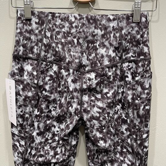 NWT Athleta Salutation Stash High Rise 7/8 Tight Leggings - Size: Medium - Picture 9 of 11